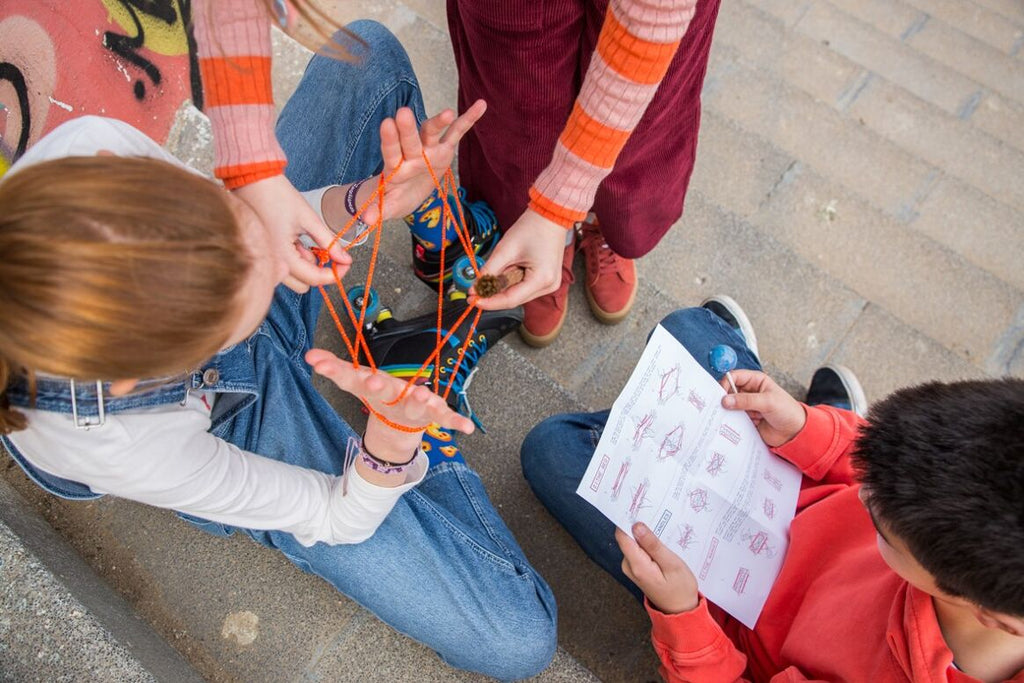 jeu des ficelles enfant