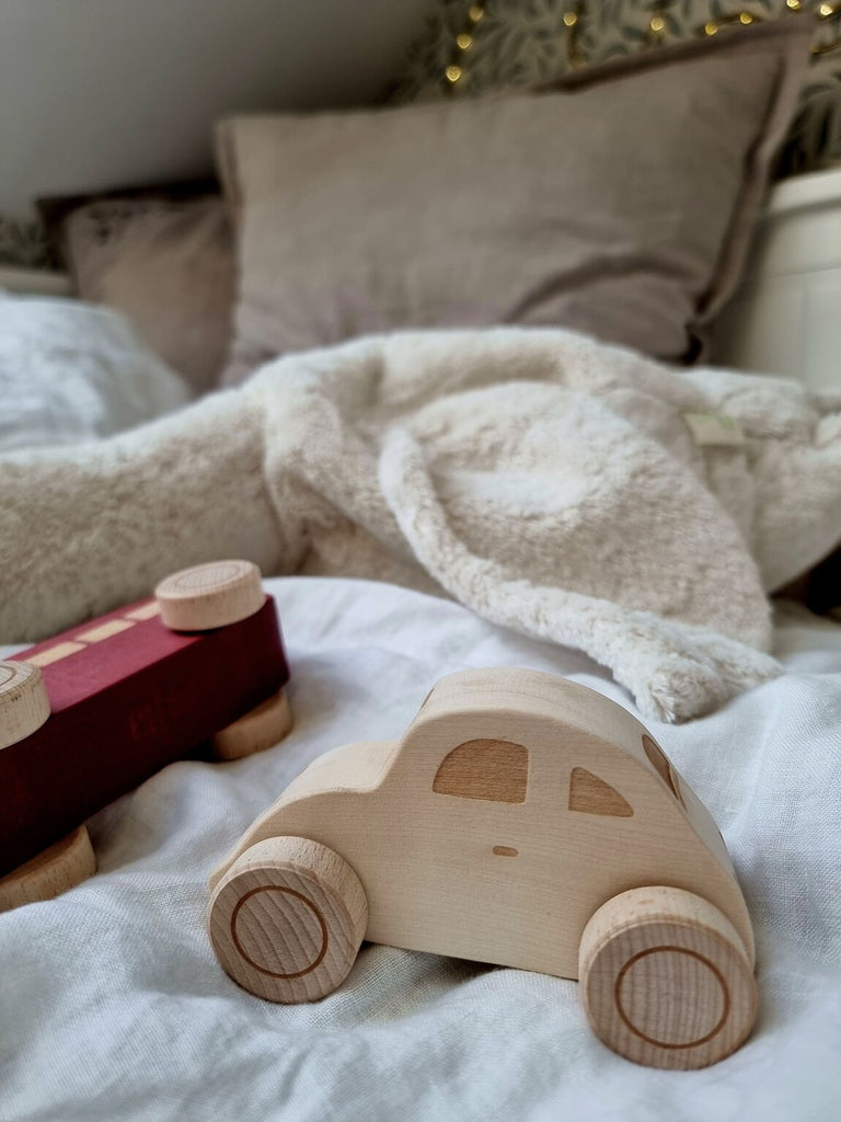 jouet voiture en bois coccinelle