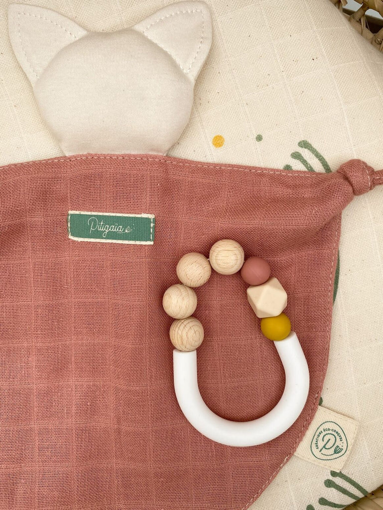 coffret de naissance doudou et attache tetine