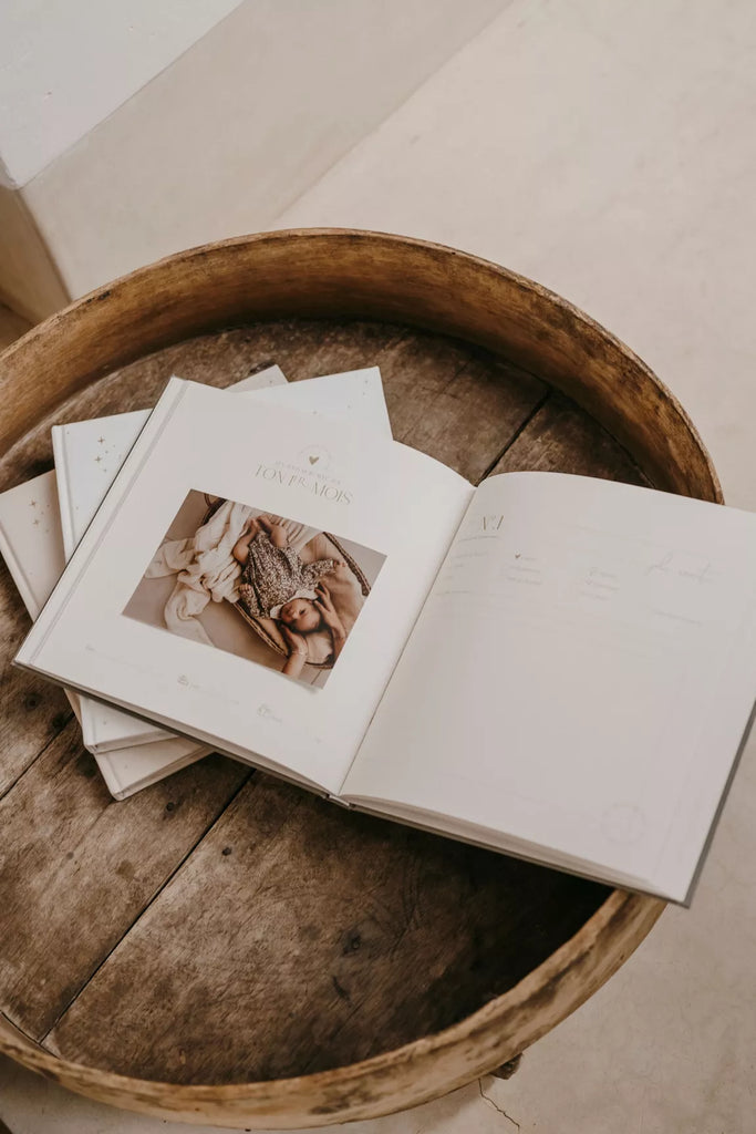 livre de naissance blanc