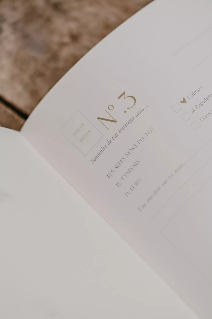 livre de naissance blanc